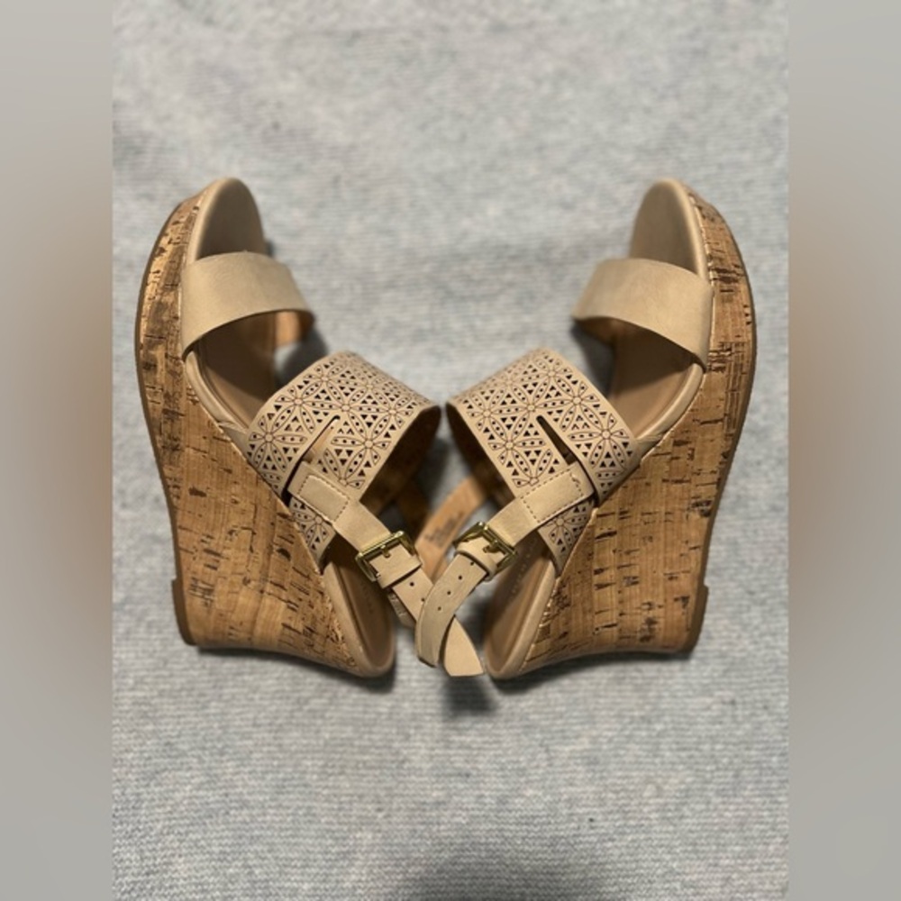 Maurices beige platform cork wedge sandals with laser-cut straps